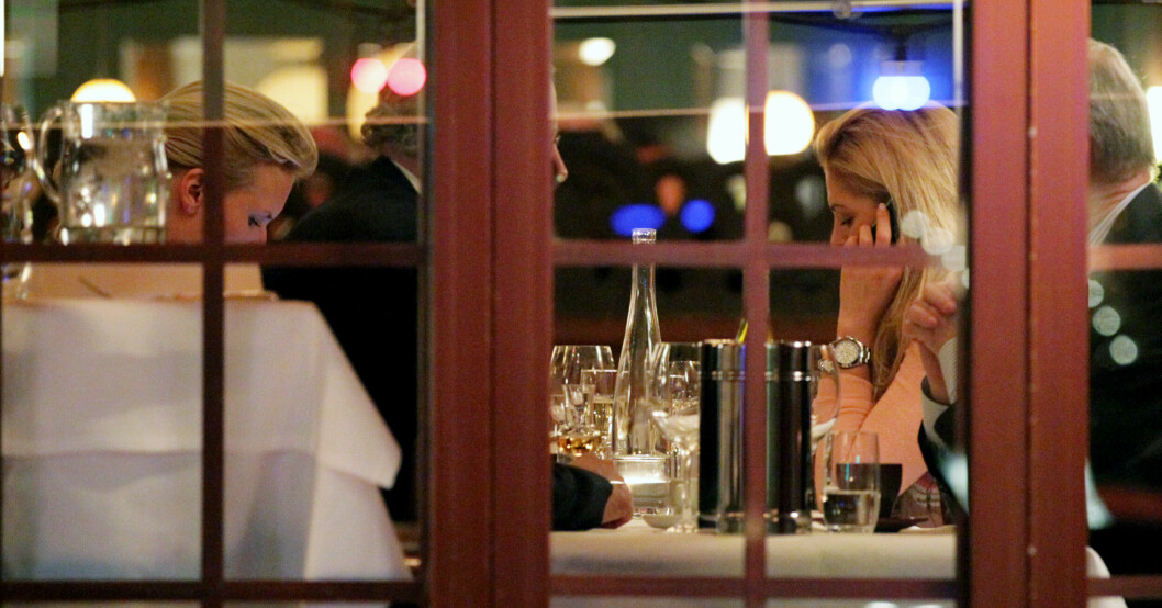 Prinsessan Madeleine äter middag med en väninna på restaurang Prinsen i Stockholm år 2010. Prinsessan Madeleine på restaurang Prinsen