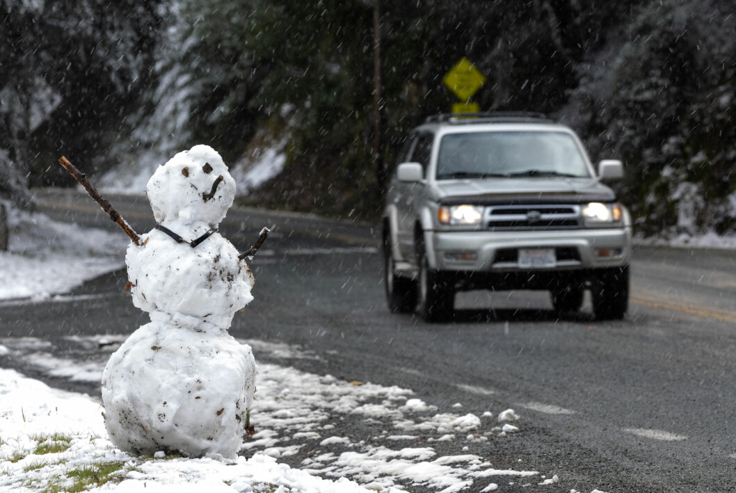 Att bygga snögubbe? Inte gör man det varje dag i Los Angeles.