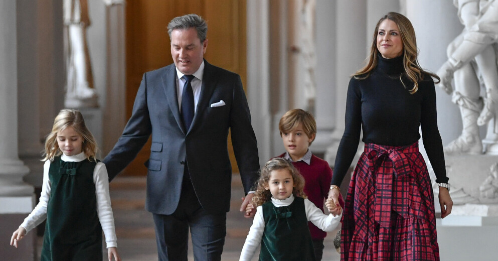 Madeleine och familjen tog sig an hedersuppdraget att välja julgranar på slottet.