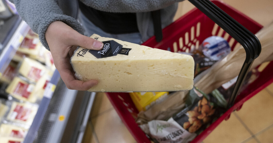 Ost och andra mejeriprodukter vill man gärna ha i sin varukorg – men smakar det så kostar det. Ost och andra mejeriprodukter vill man gärna ha i sin varukorg – men smakar det så kostar det.