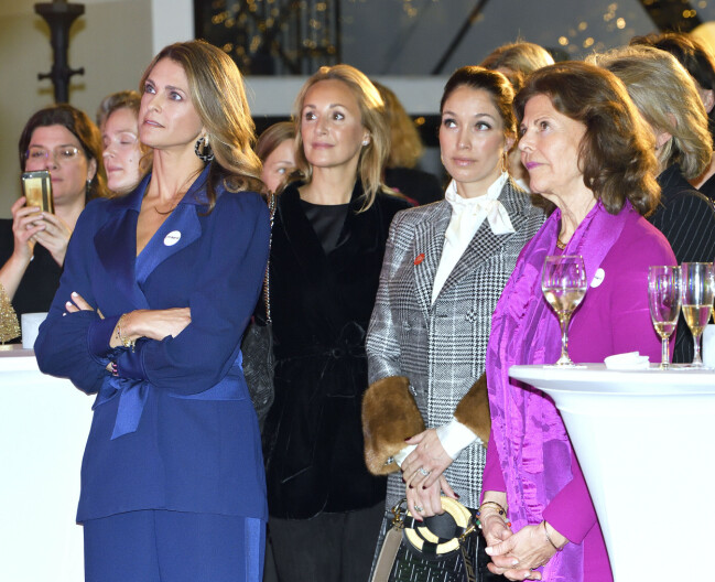 Prinsessan Madeleine, Katarina von Horn, Louise Thott och drottning Silvia under utdelning av Childhoodpriset, Telias huvudkontor, Solna, 2019.