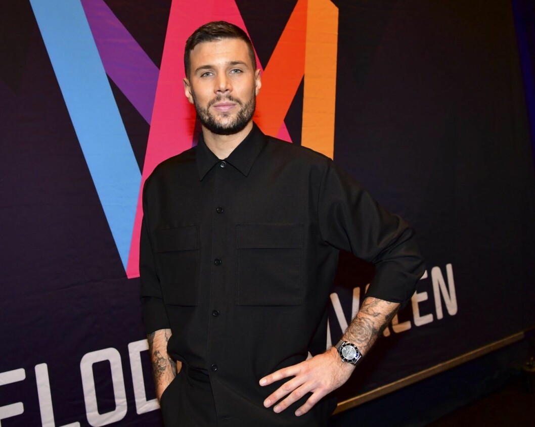 På lördag sjunger Robin Bengtsson låten Take a chans i Melodifestivalens första deltävling. På lördag sjunger Robin Bengtsson låten Take a chans i Melodifestivalens första deltävling.