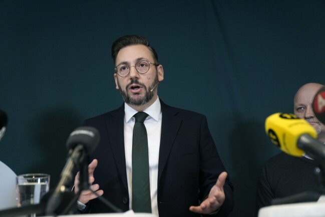 Muharrem Demirok blir Annie Lööfs efterträdare som partiledare för Centerpartiet. Muharrem Demirok på pressträff.