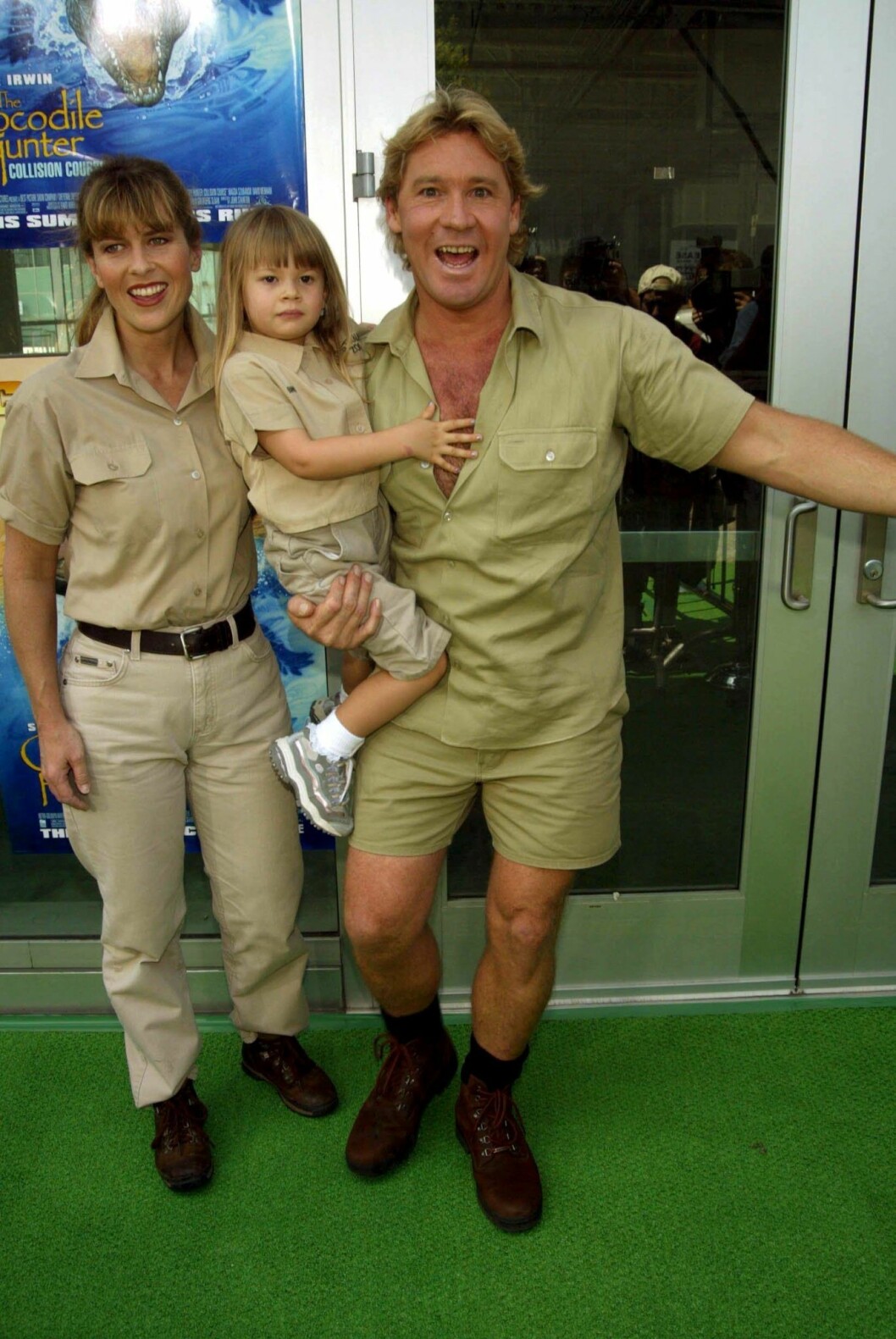 Bindi var bara åtta år när hennes far Steve dog efter en olycka. Steve Irwin med dottern Bindi