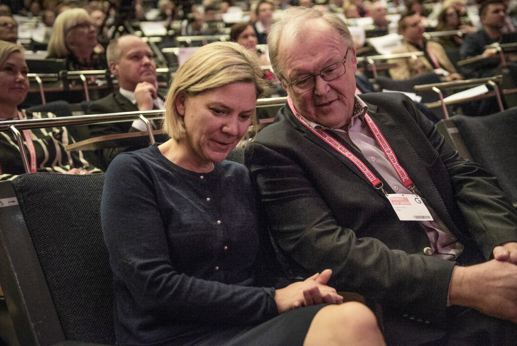 Göran Persson värvade Magdalena Andersson som sakkunnig. Något som gjorde att Magdalena Andersson inte avslutade sin forskarutbildning inom nationalekonomi. Men finansministern har studerat både till civilekonom och gjort ett par terminer på Harvard och på ett universitet i Wien. Magdalena Andersson, Göran Persson.
