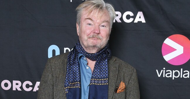 Efter några tuffare år har det vänt för Peter Dalle. Just nu regisserar han nya tv-serien om Sune och hans familj. Peter Dalle regisserar nya tv-serien Familjen Andersson