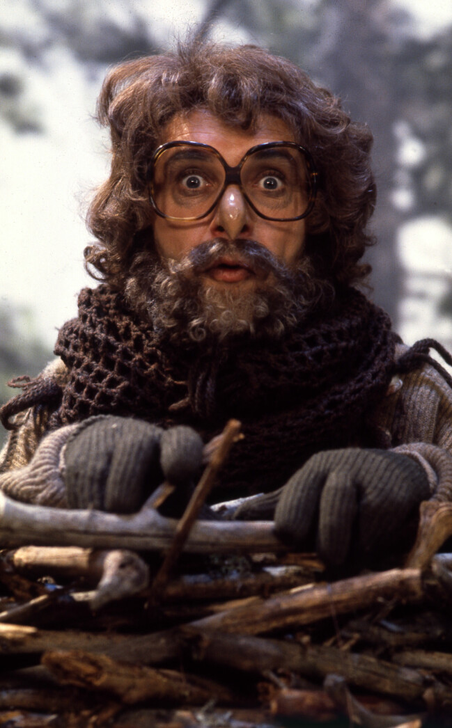 Bert-Åke varg som ugglan Helge. Bert-Åke Varg