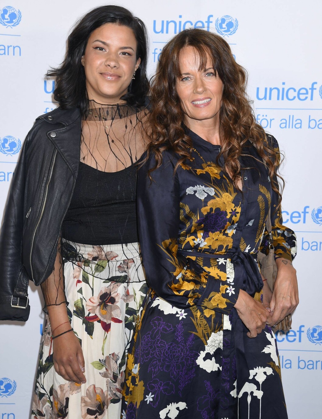 Love Taylor med sin mamma Malin Berghagen. Love Taylor med sin mamma Malin Berghagen.