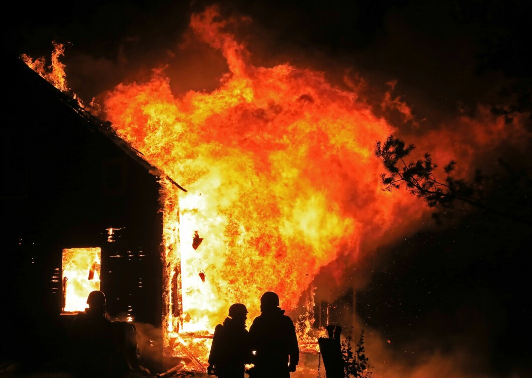 Syskonen brann inne – trots räddningsförsök från både polis och föräldrarna. OBS: Bild från arkiv.