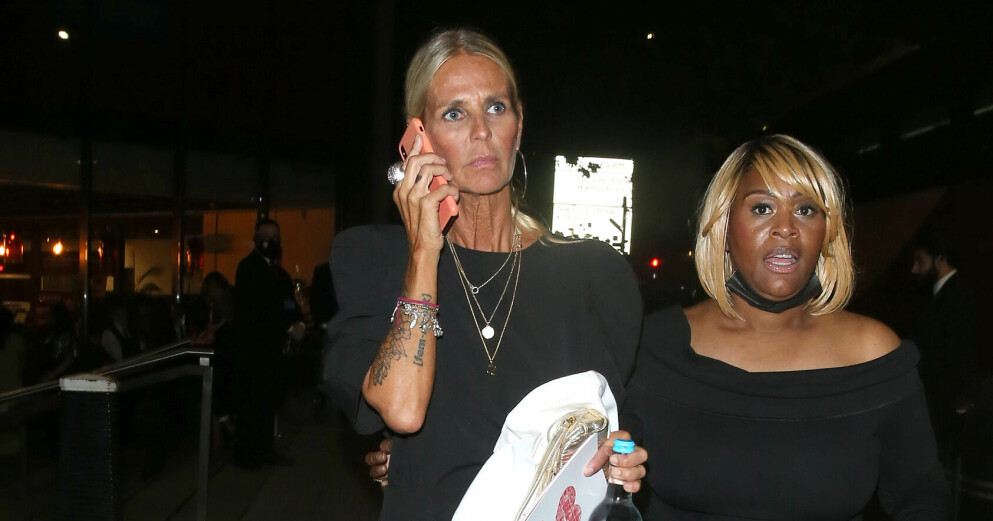 Ulrika Jonsson gillar att hänga på dejtingappar och matcha med yngre män. Ulrika Jonsson