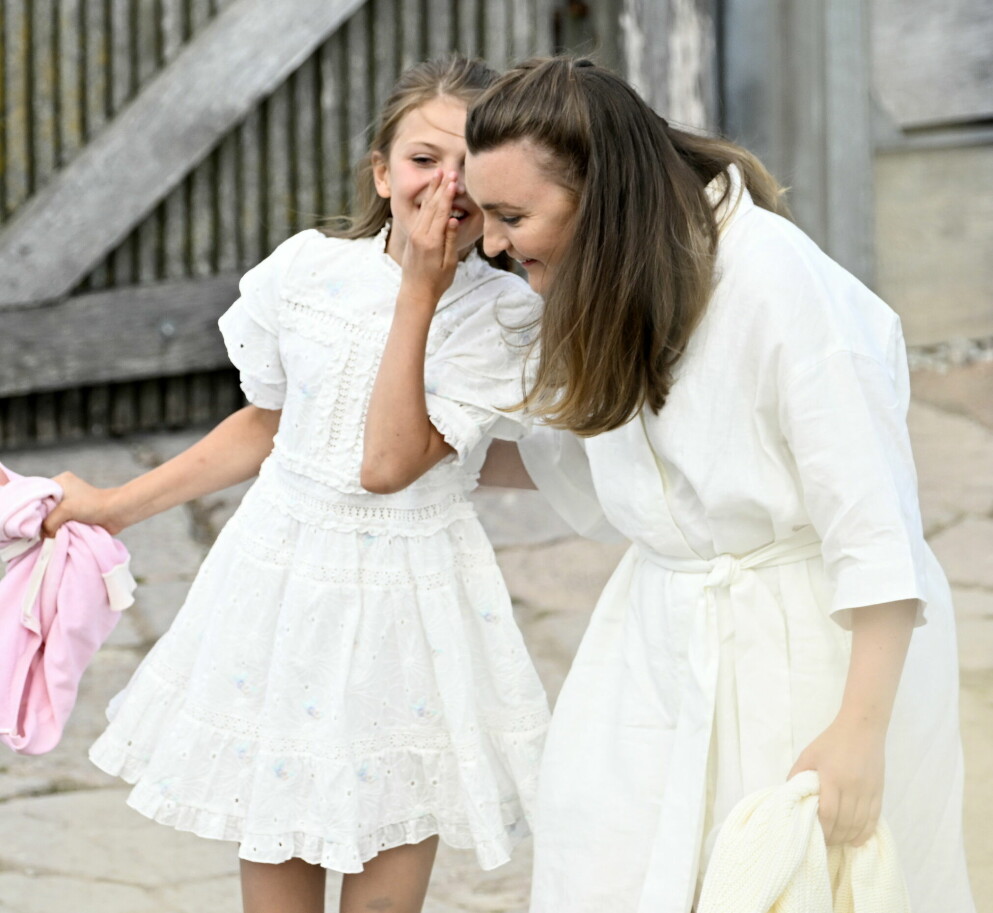 Prinsessan Estelle och barnflickan Elvira.