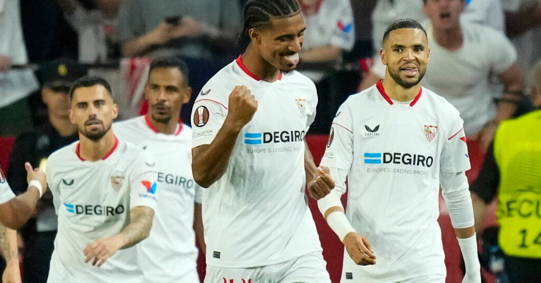 Sevilla besegrade Manchester United och är klart för semifinal i Europa League. Mardrömsmisstag fällde Manchester United