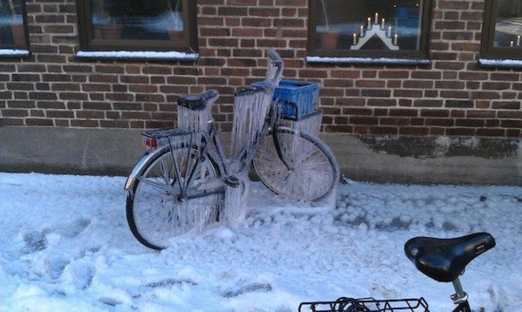 Via: <a href="http://cdn29.elitedaily.com/wp-content/uploads/2015/01/signs-its-too-cold-elite-daily-bike.jpg" target="_blank">elitedaily</a> signs-its-too-cold-elite-daily-bike