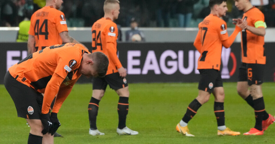 Sjachtar Donetsk-spelare under en Europa League-match mot Feyenoord i mars. Arkivbild. Storklubben finansierar vård för sårade soldater