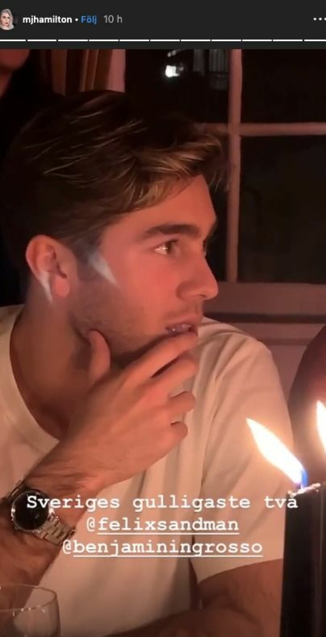 Benjamin Ingrosso under Zara Larssons framträdande. Benjamin Ingrosso när han tittar kräelsfullt på Zara Larsson under middagen