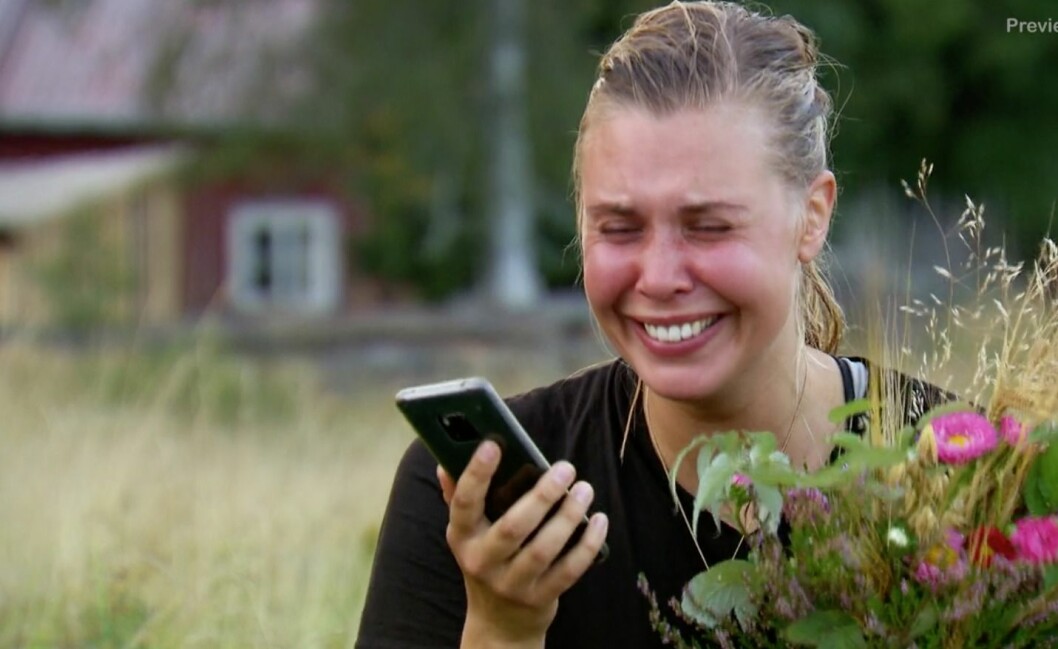 Sofie Hodén grät av lycka då hon stod klar som vinnare av Farmen 2020. Sofie Hodén vinner Farmen 2020
