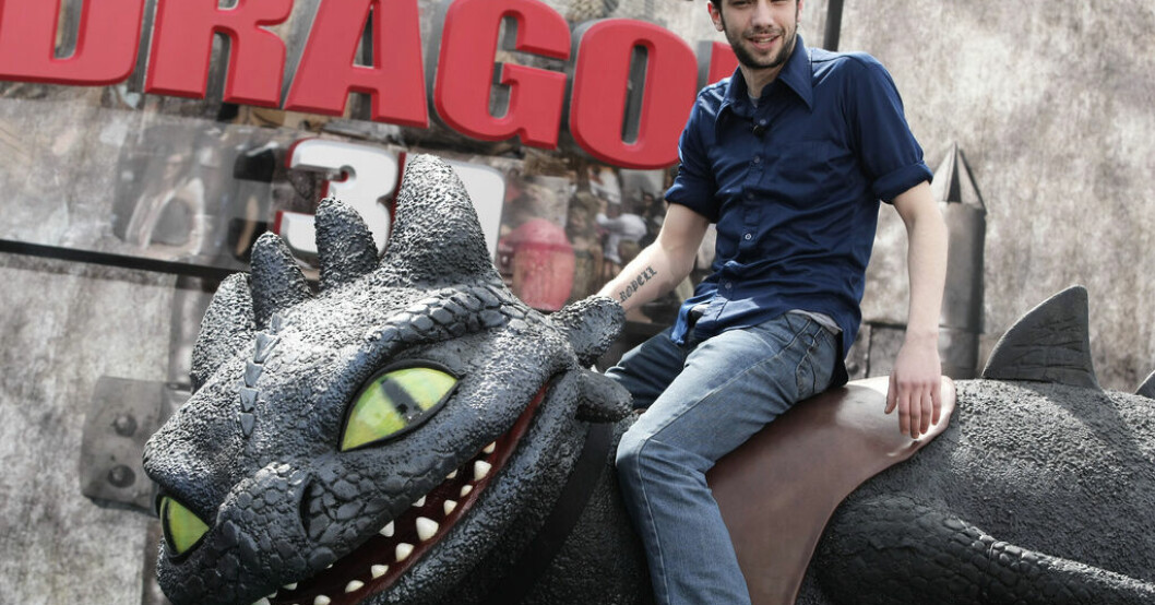 Skådespelaren Jay Baruchel på en drake i samband med filmen "Draktränarens" premiär 2010. "Draktränaren" blir spelfilm