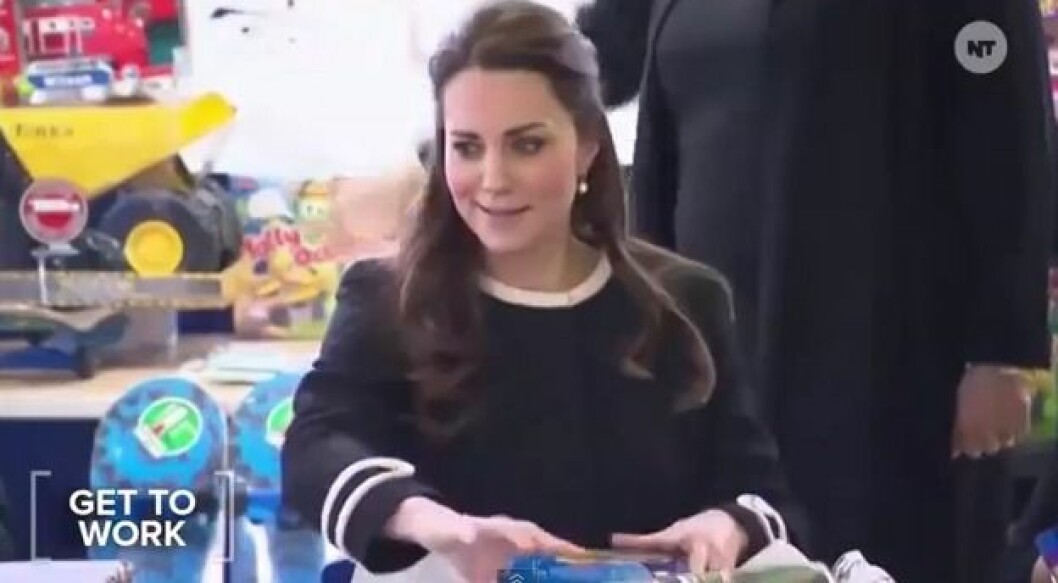Kate Middleton kunde inte låta bli att visa vad hon tyckte när en kvinna sa till henne vad hon skulle göra. Skärmavbild 2014-12-12 kl. 10.33.08