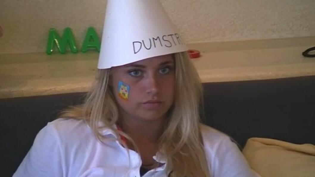 Josefine Caarle i sin dumstrut. Foto: TV3 Skärmavbild 2015-09-14 kl. 14.11.39