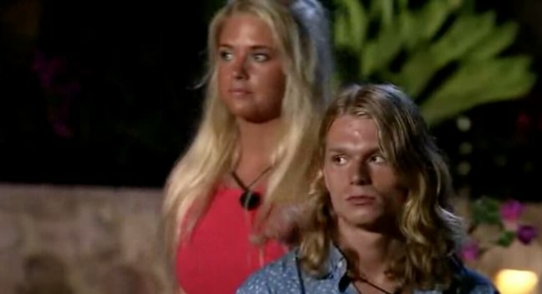 Oliver har för första gången sedan han kom in i paradiset en ny partner, Josefine. Foto: TV3 Skärmavbild 2015-09-30 kl. 10.57.43