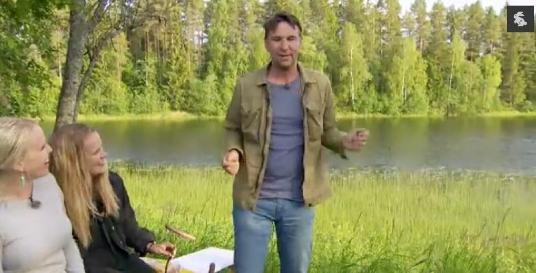 Anders demonsterar hur han själv dansar, och det är väldigt likt Annas rörelser! skarmavbild-2016-12-02-kl-11-54-12
