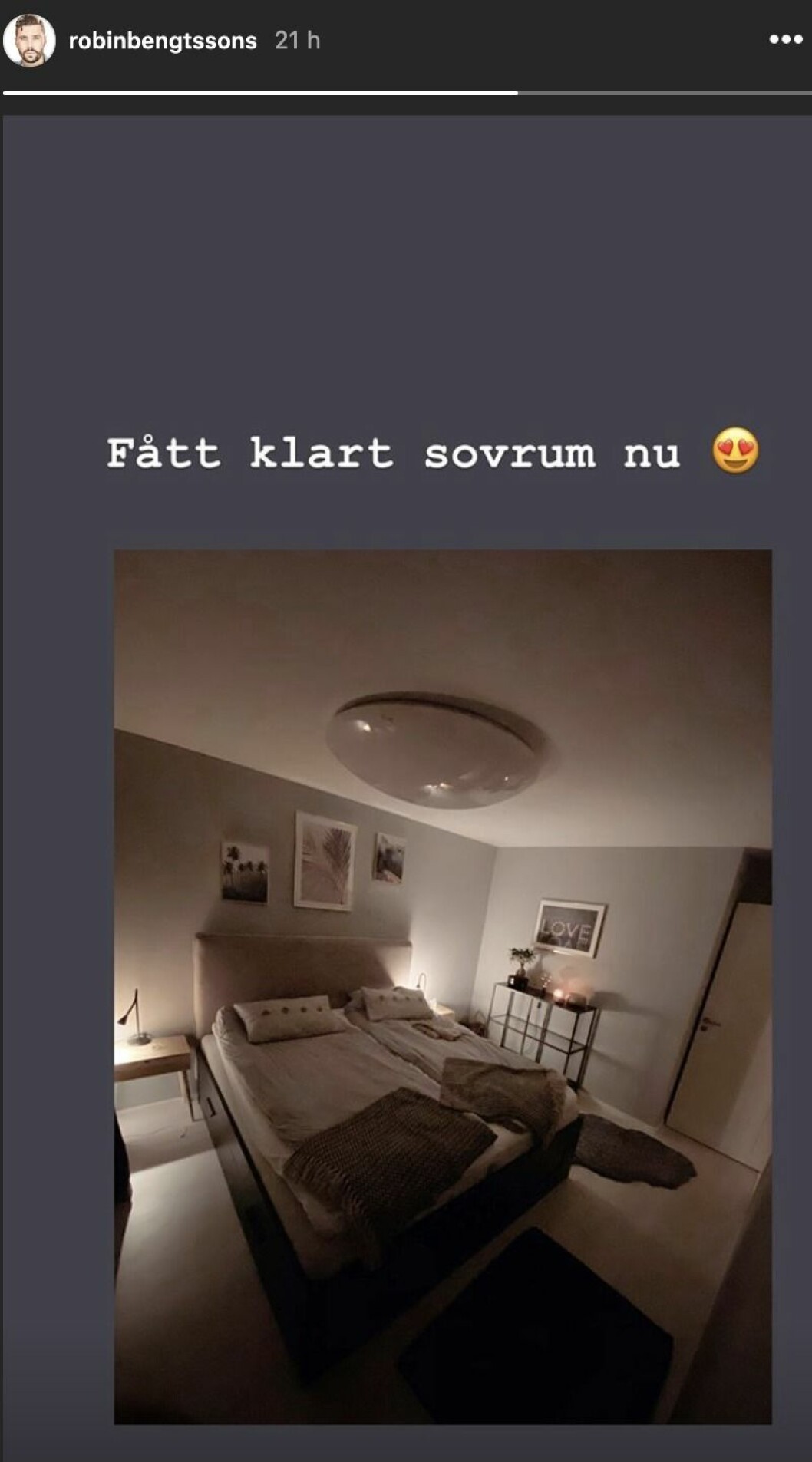 Robin Bengtsson delade med sig av en bild på sovrummet som hunnit bli klart. Foto: Instagram Robin Bengtsson och Sigrid Bernssons sovrum.