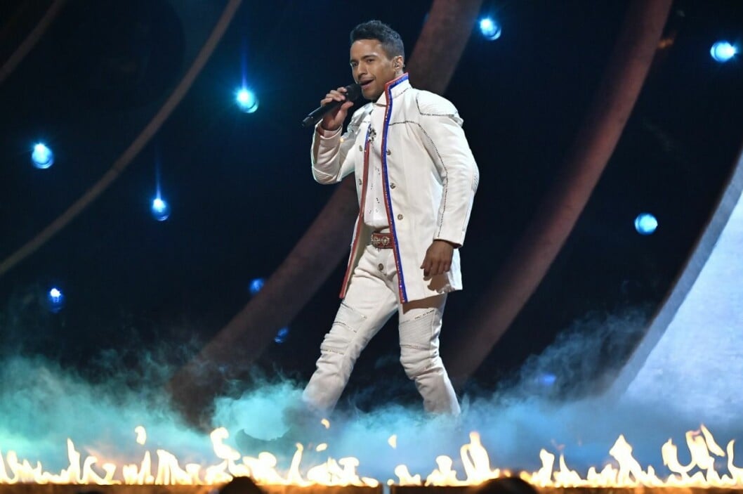 I Melodifestivalen förra året tävlade Jon Henrik Fjällgren med låten Norrsken. I Melodifestivalen förra året tävlade Jon Henrik Fjällgren med låten Norrsken.