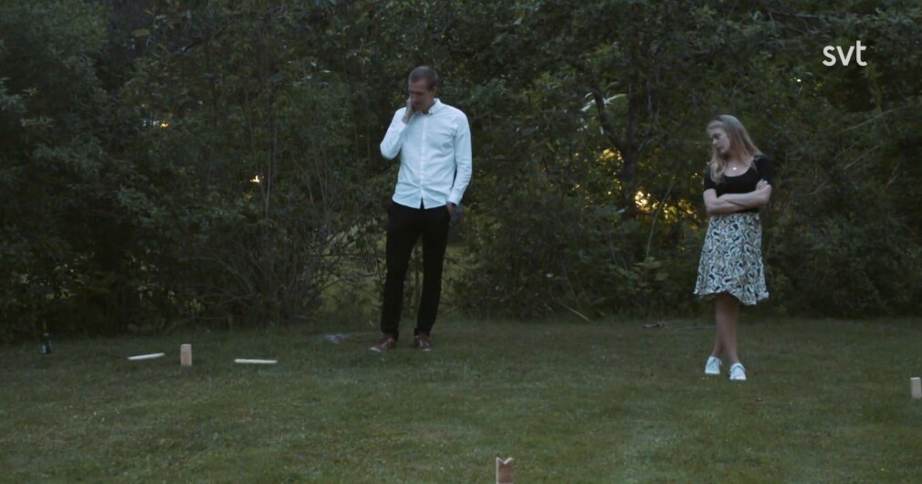 Det spelades kubb på midsommarfesten. Anton Pehrson, Sofia Lindhe