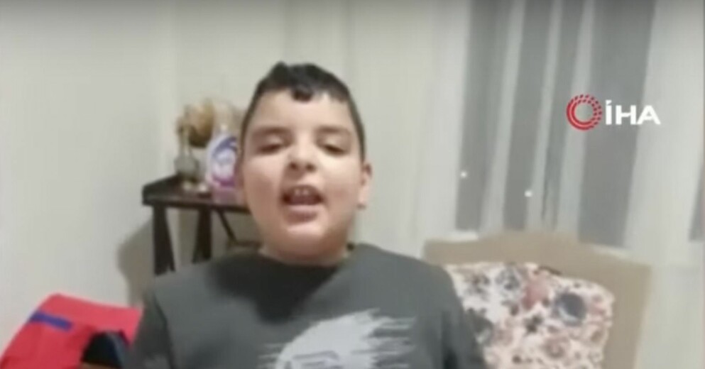 Deniz Poyraz Karsli blev tio år gammal. Deniz Poyraz Karsli