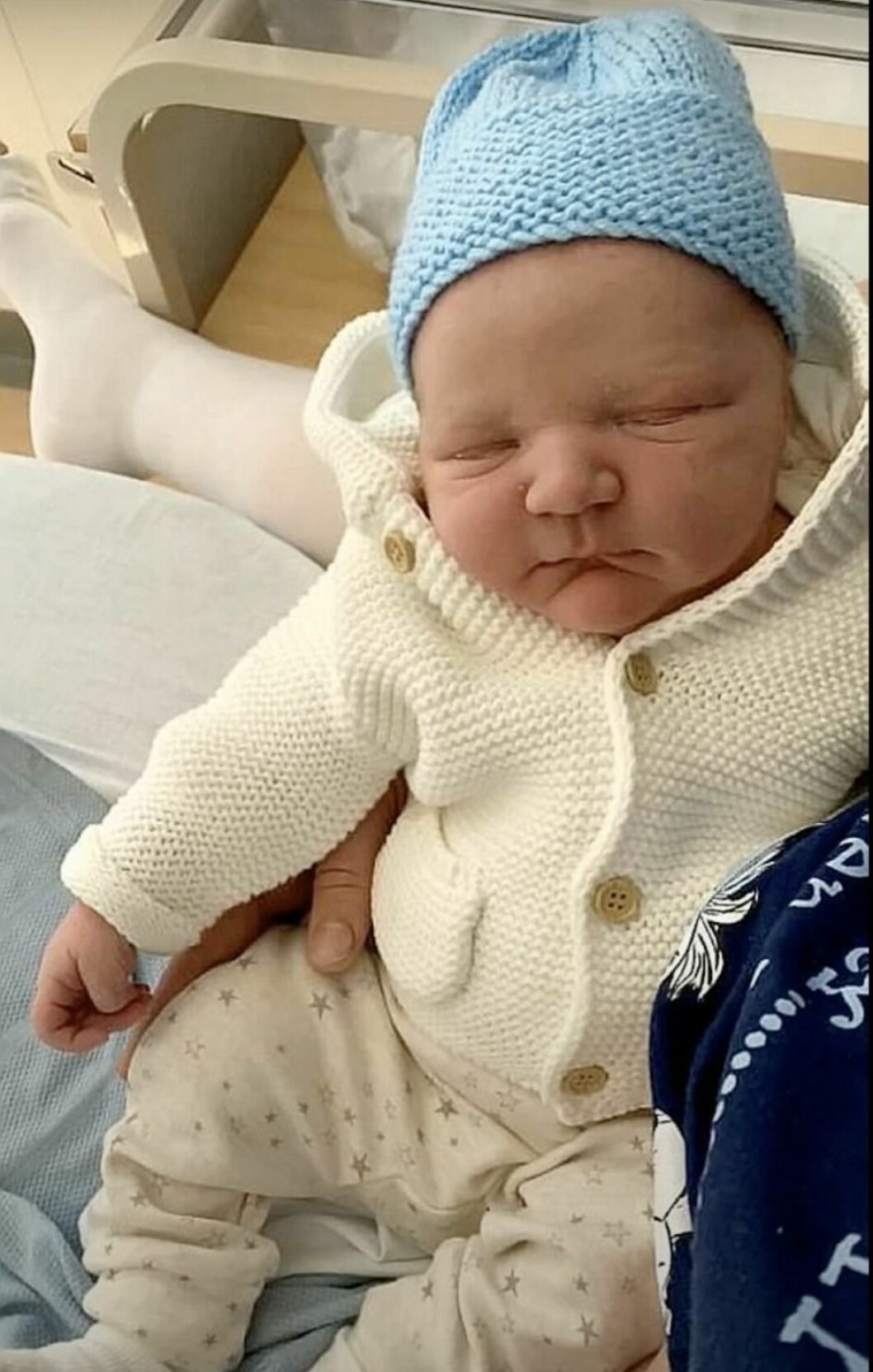 Mamma Jade Bayer, 33 har varit gravid med tvillingar innan, men lille Ronny var något helt annat berättar hon.