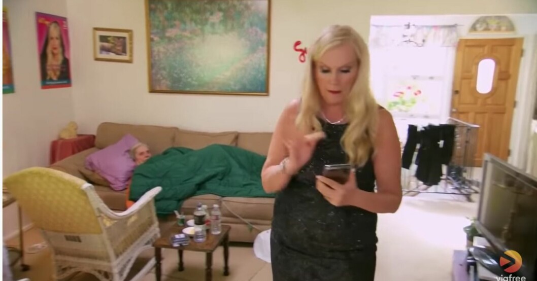 Gunilla vårdar Iris i hemmet. Svenska hollywoodfrua
