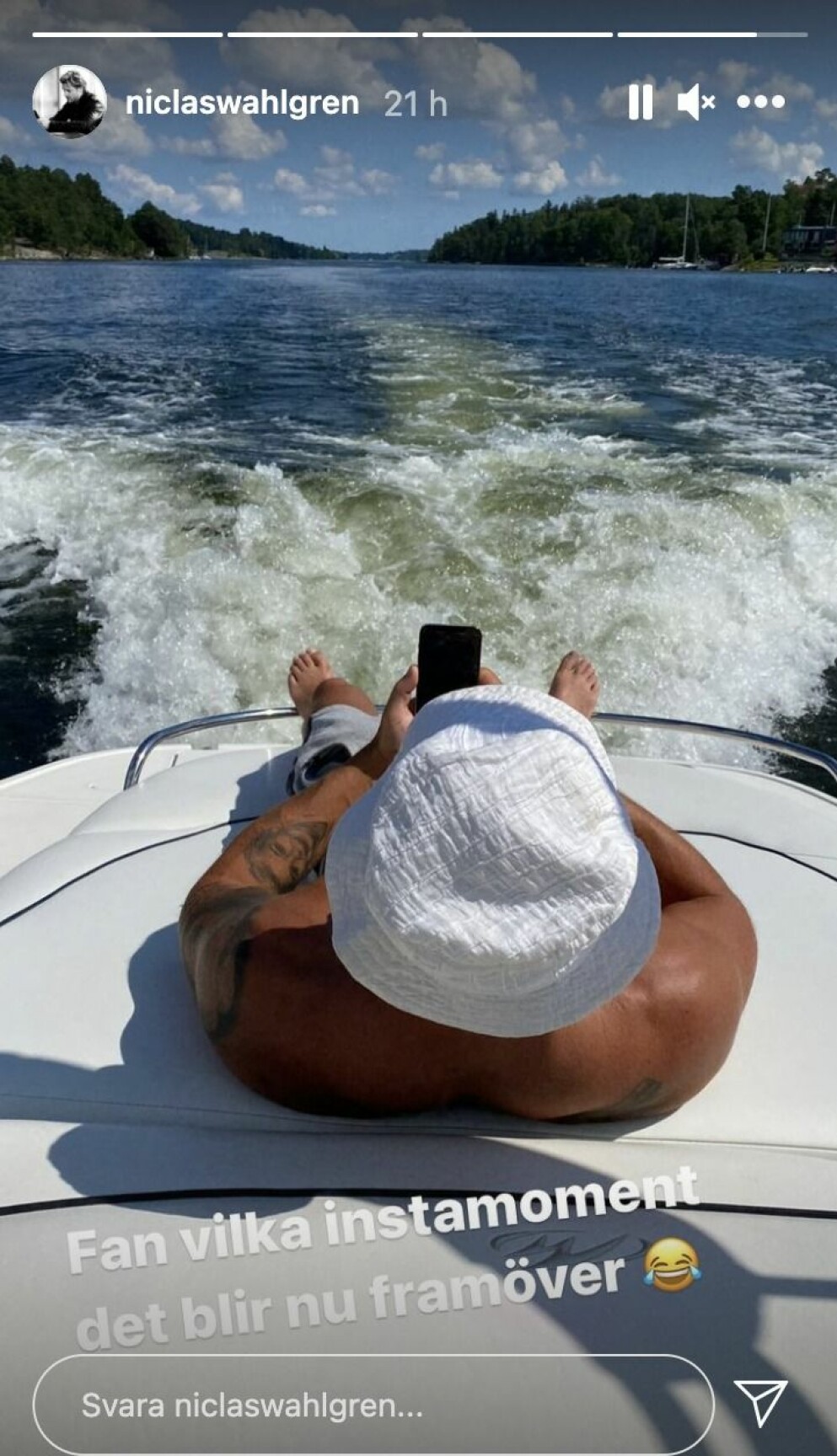 <span class=" italic" data-lab-italic_desktop="italic">Från Niclas Instastory på sin nya lyxbåt. Foto: Niclas Wahlgren/Instagram </span>