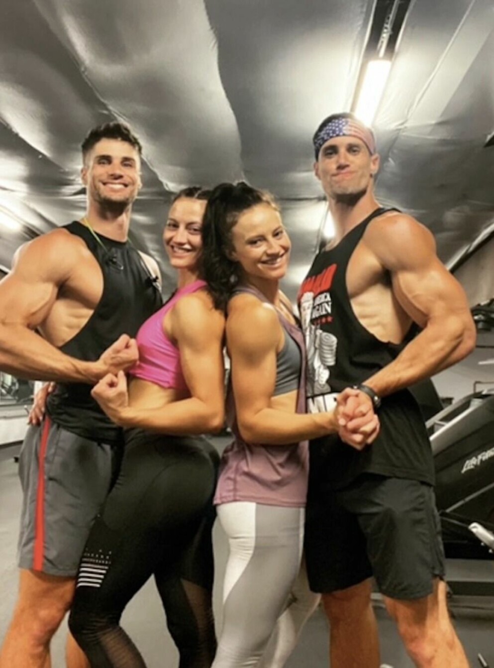 Tvillingsystrarna Vanessa och Kerissa D'Arpino, 25. Tvillingbröderna Jacob och Lucas Sealby, 29.