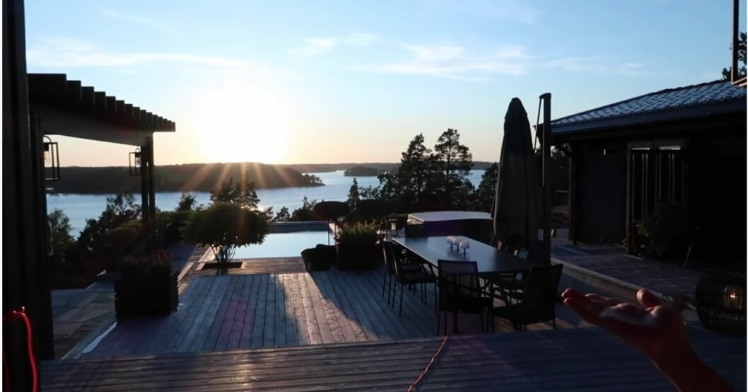 Den här utsikten har Bianca haft i två veckor. Utsikten från Biancas hus