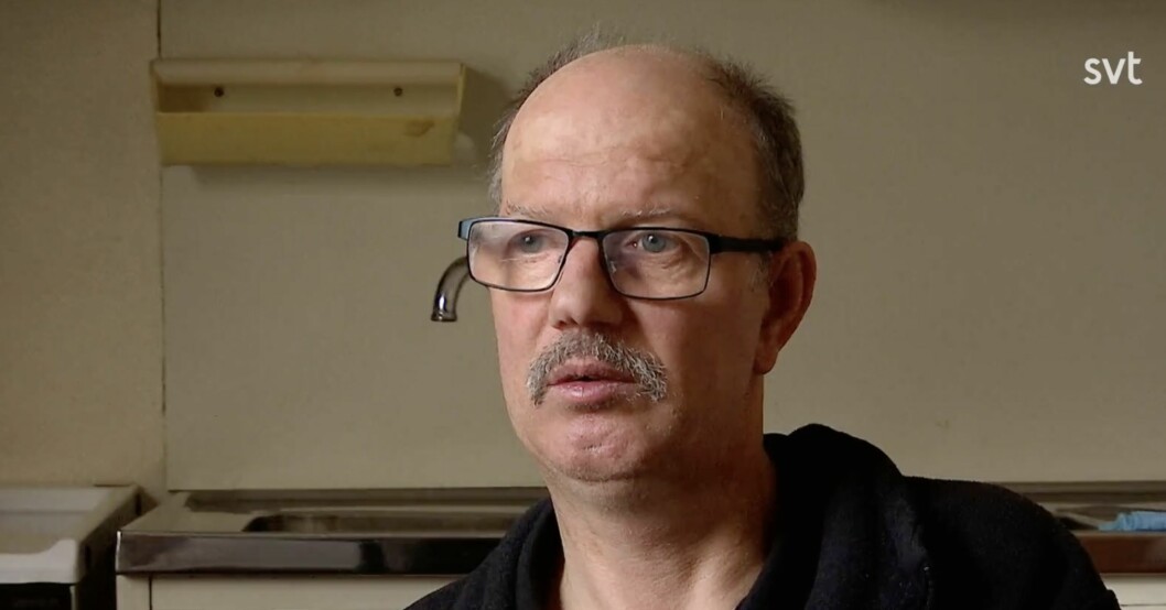 Pelle Johansson började ta sms-lån åt en vän. Skuldberget växte till en halv miljon kronor. Ifrågasatte han blev ”vännen” aggressiv och det slutade med att Pelle tog fler lån. ”Ibland känner man sig väldigt rädd”, säger han till SVT Blekinge. Pelle Johansson