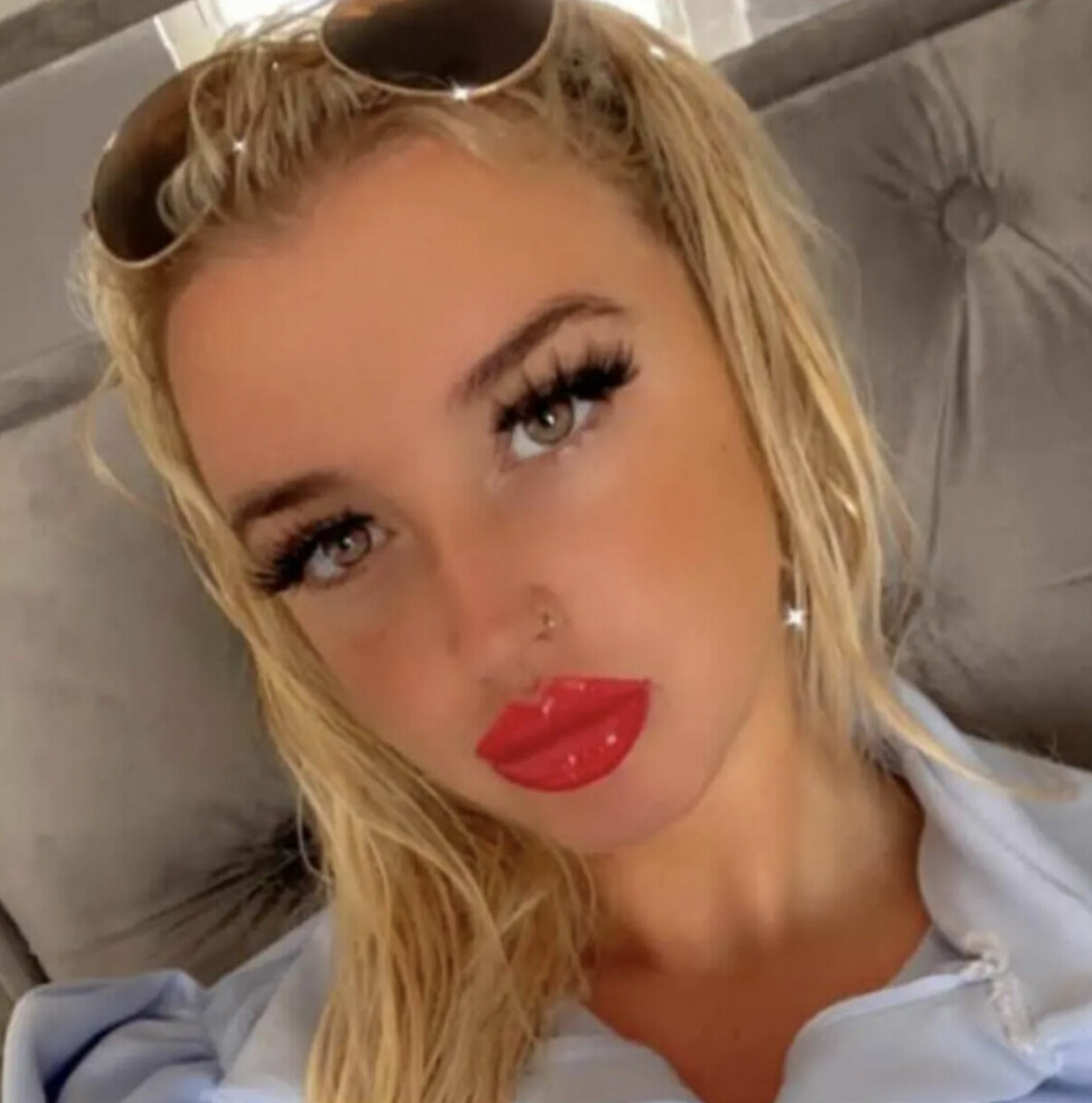 Många minns Chloe Higgins. ”Jag är helt förstörd. Mitt hjärta har gått i tusen bitar …Vila i frid Chloe Higgins! Du är med din Dale nu. Vi tar hand om dina två små flickor nu”, skriver en sörjande person på Facebook.