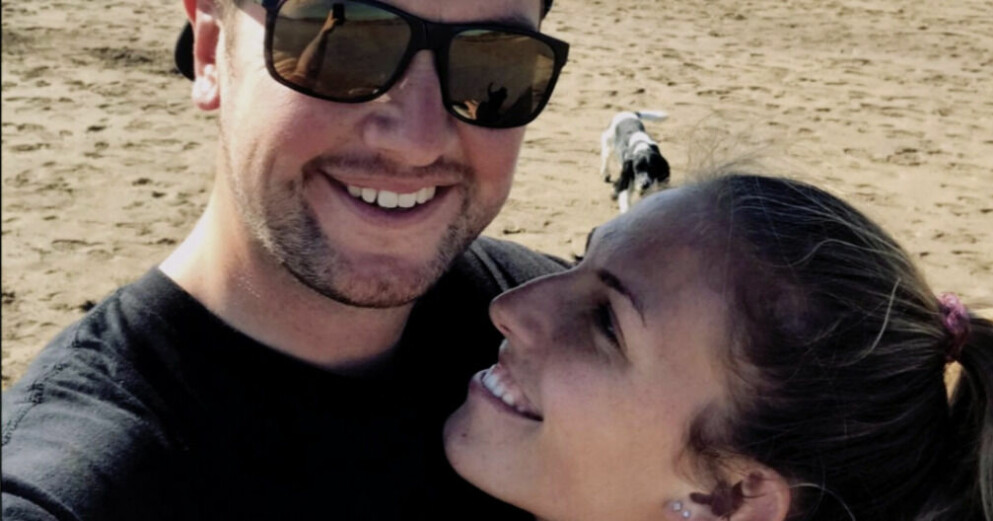 Greg Peters och Anna Ledgar träffade varandra på nätet under coronapandemin. De hade tänkt köpa hus tillsammans och Greg skulle inom kort fria. Greg Peters och Anna Ledgar