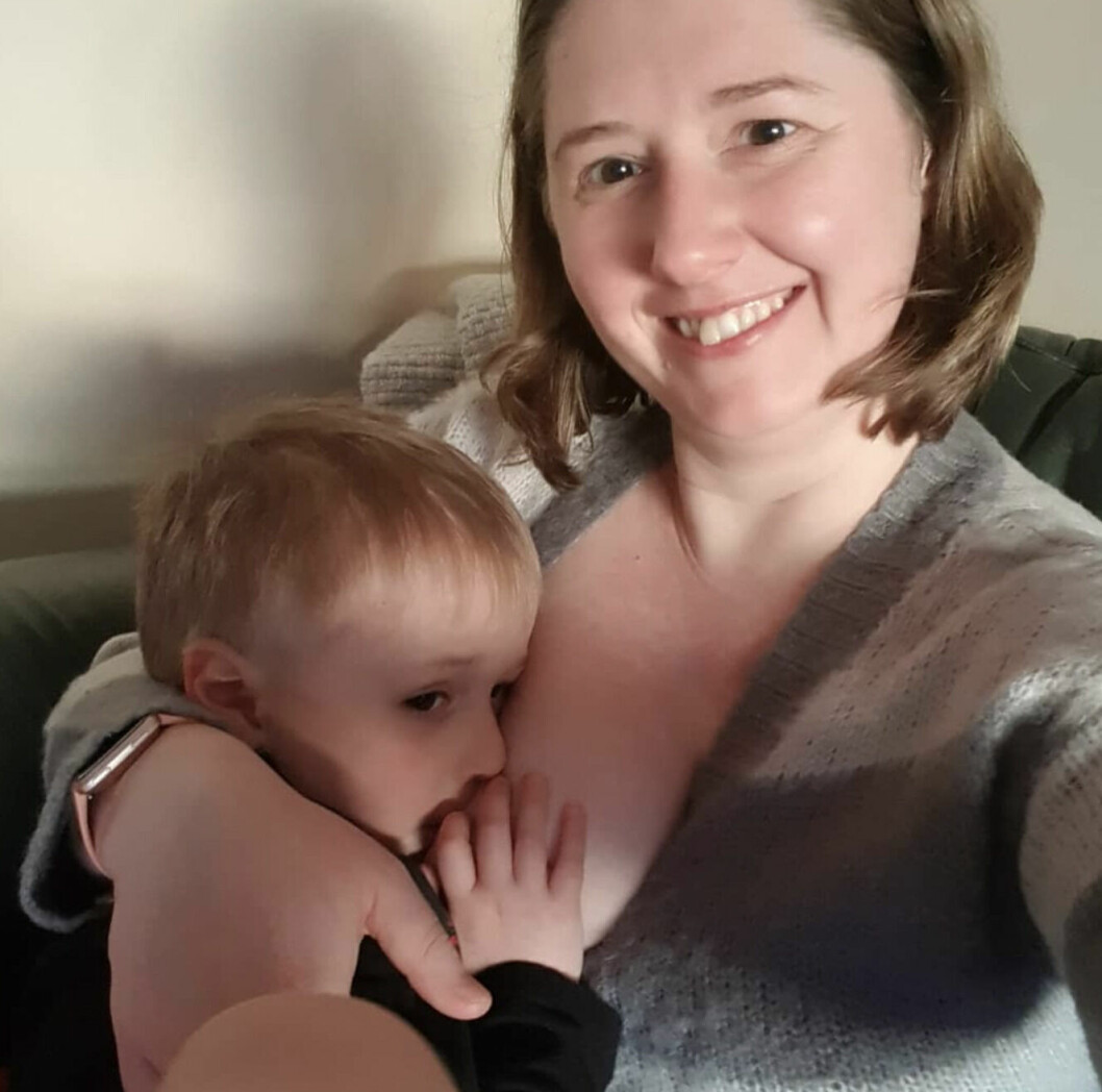 Sheryl Wynne, 39, ammar sin fem- och sexåring. Något fått hennes familj att vända sig mot henne.