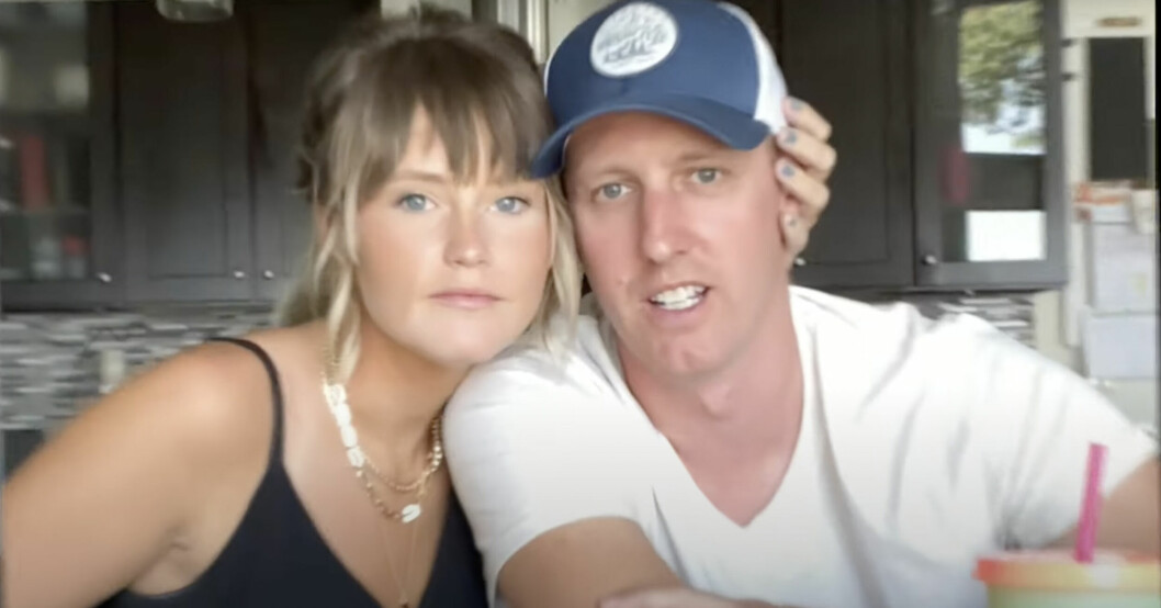 Emily, 25, och Nick, 39, har varit tillsammans i tre år. De fungerar som ett helt vanligt par och lever tillsammans, reser tillsammans och tillbringar gärna tid med varandra. Emily och Nick