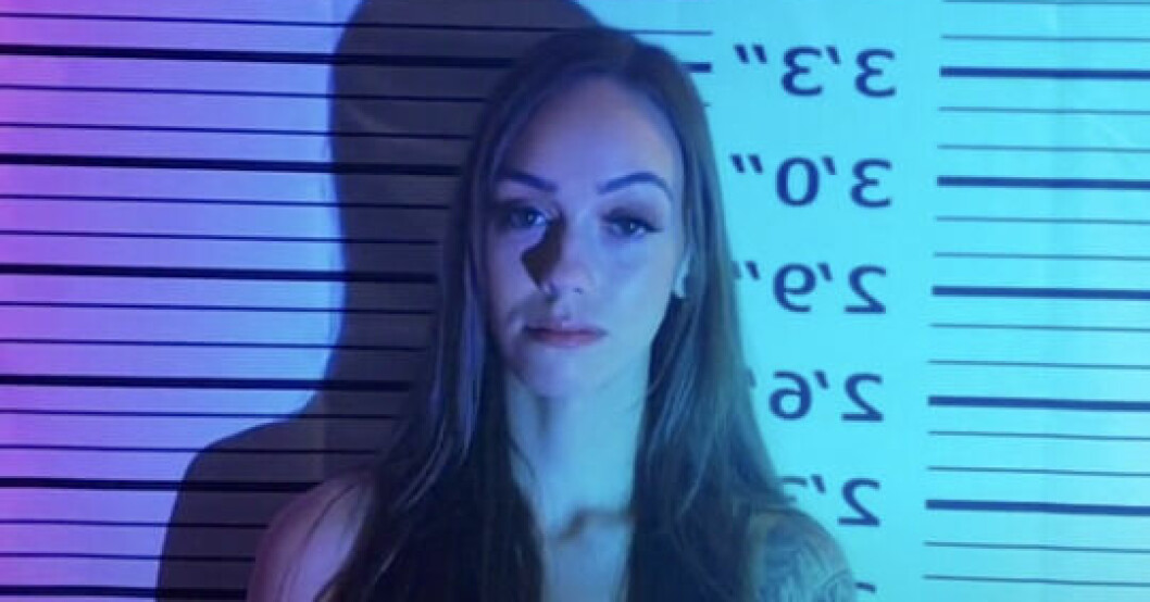Jessica Kent berättar på TikTok hur hon fick veta att hon var gravid i fängelset. Under förlossningen låg hon fastkedjad i en säng med vakter som satt på hennes axlar: ”Lät mig inte resa på mig”, säger hon. Jessica Kent
