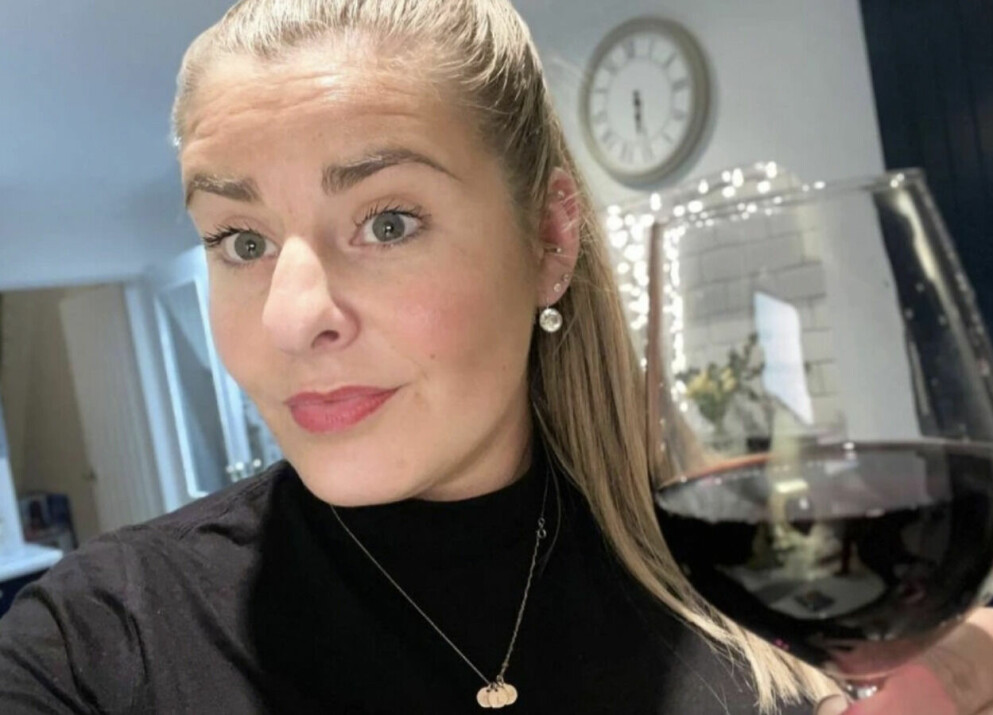 Maken hade köpt porrtjänster online för hundratals pund. Men när hon konfronterade honom – så sparkade han henne från deras gemensamma företag. Något han inte borde gjort.