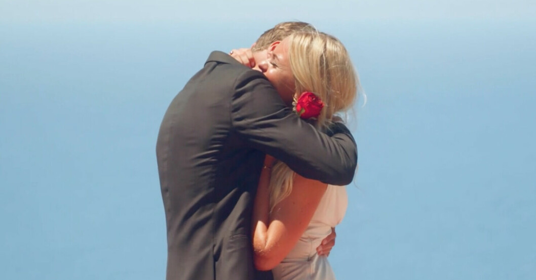 Simon och Elvira i Bachelor 2021. Elvira fick Simons sista ros. BACHELOR 2021