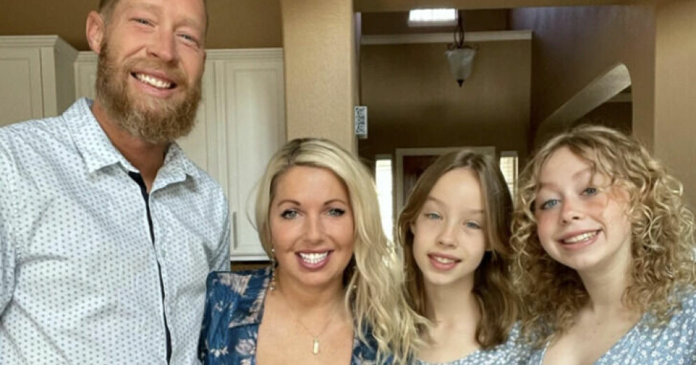Nick, Courtney Ann och tonårsdöttrarna. Tack vare framgångarna på Onlyfans har Courtney Ann och Nick mer tid över. ”Vi är en helt vanlig familj”, säger Courtney Ann. Nick, Courtney Ann och tonårsdöttrarna