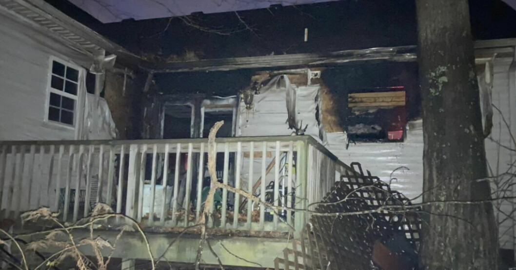 Huset är mer eller mindre ett minne blott efter branden. För familjen Sims är det helt omöjligt att bo kvar. Familjen Sims hus i Tennessee
