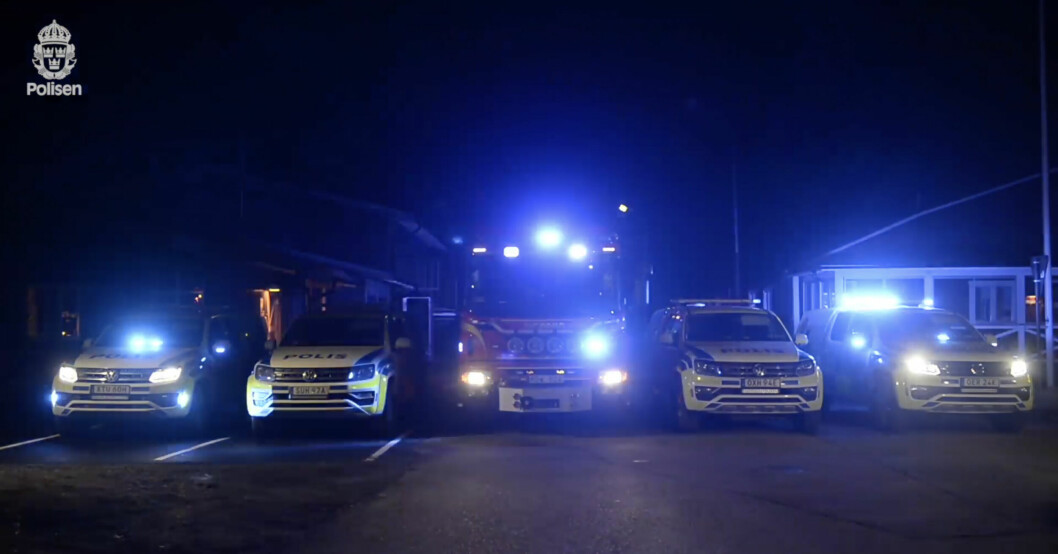 Förra året skickade polisen en Bergslagen genom att blinka i takt med bilarna till Basshunters version av ”Bjällerklang”. Polisens julhälsning