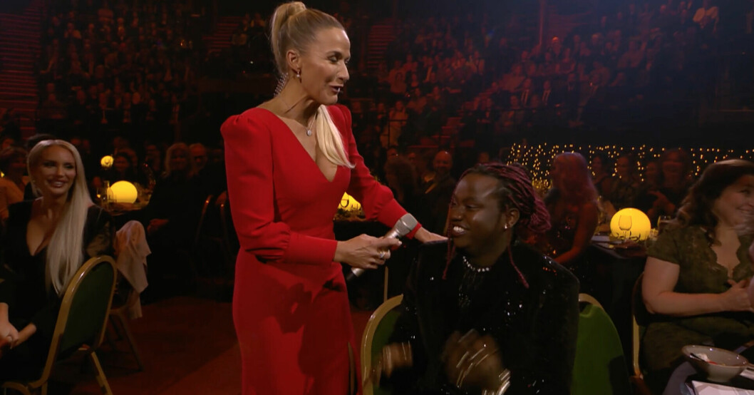Tusse jublar över att få se Darin sjunga på Svenska hjältar-galan! KRISTIN KASPERSEN, TUSSE CHIZA