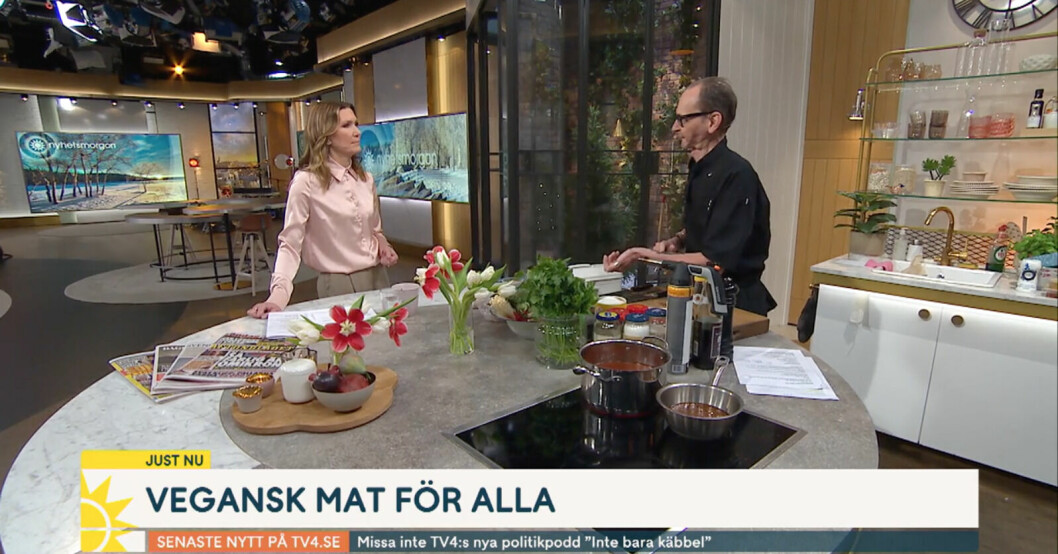 Jenny och Erik i studion NYHETSMORGON