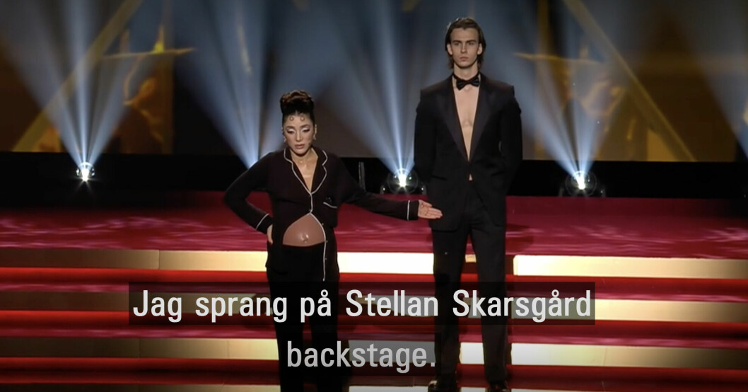 Gina på scenen. Gina på scen