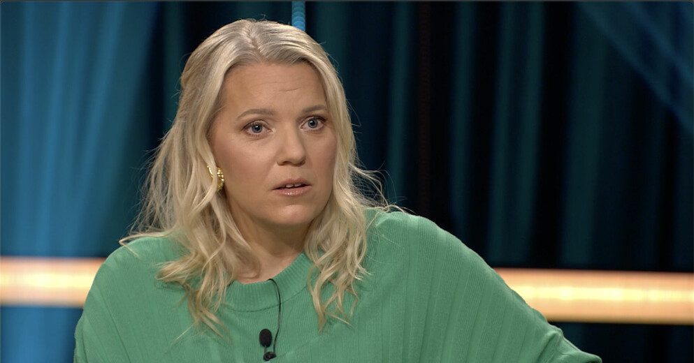 Programledaren Carina Bergfeldt ser chockad ut när hon får höra talas om Lasse Granqvists avancerade färgsystem under sändningarna. Carina Bergfeldt