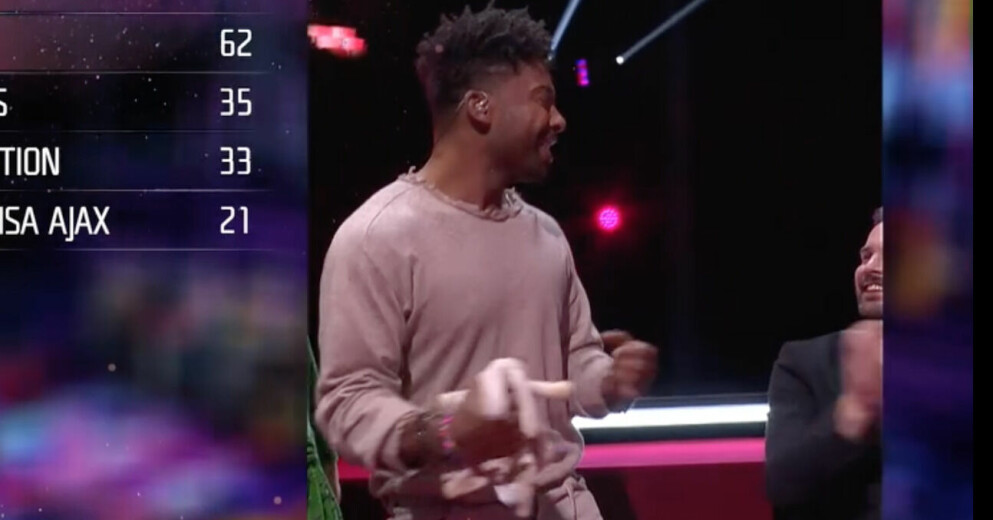 Tittarnas poäng delas ut istället för att låta artisterna sjunga igen. JOHN LUNDVIK